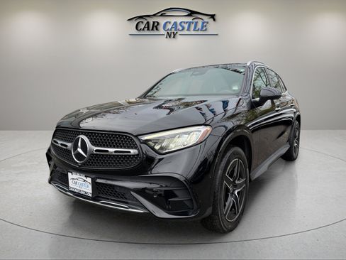 Used 2023 Mercedes-Benz GLC 300 4MATIC image 2