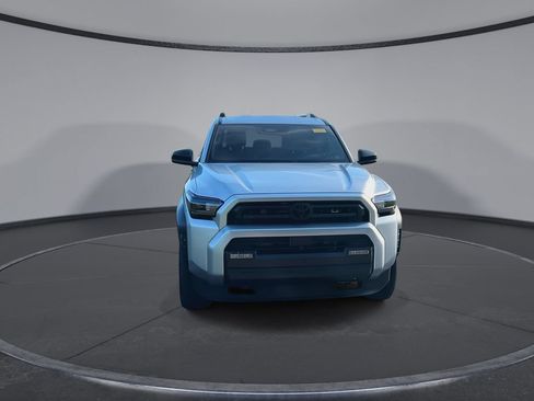 Certified 2025 Toyota 4Runner SR5 AWD/4WD image 3