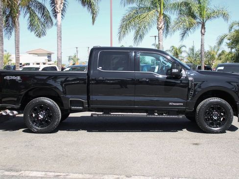 Used 2023 Ford F250 Lariat w/ Black Appearance Package image 12
