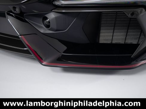 Used 2025 Lamborghini Revuelto Base image 45