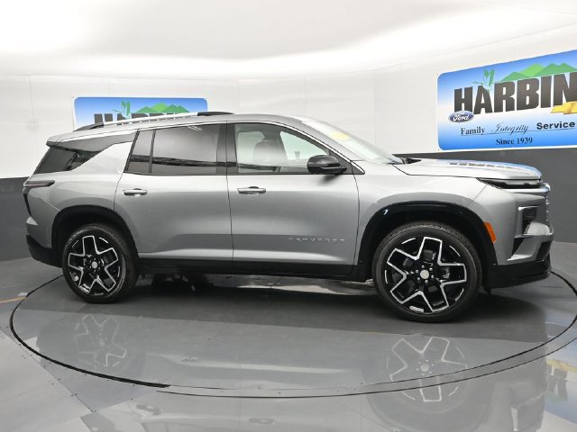 Used 2026 Chevrolet Traverse High Country w/ LPO, Floor Liner Package FWD image 7