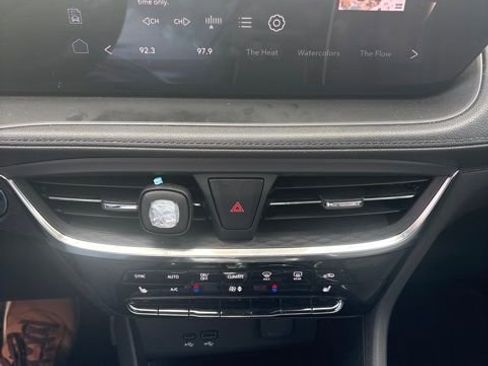 Used 2024 Buick Encore GX Avenir w/ Avenir Convenience Package AWD/4WD image 10