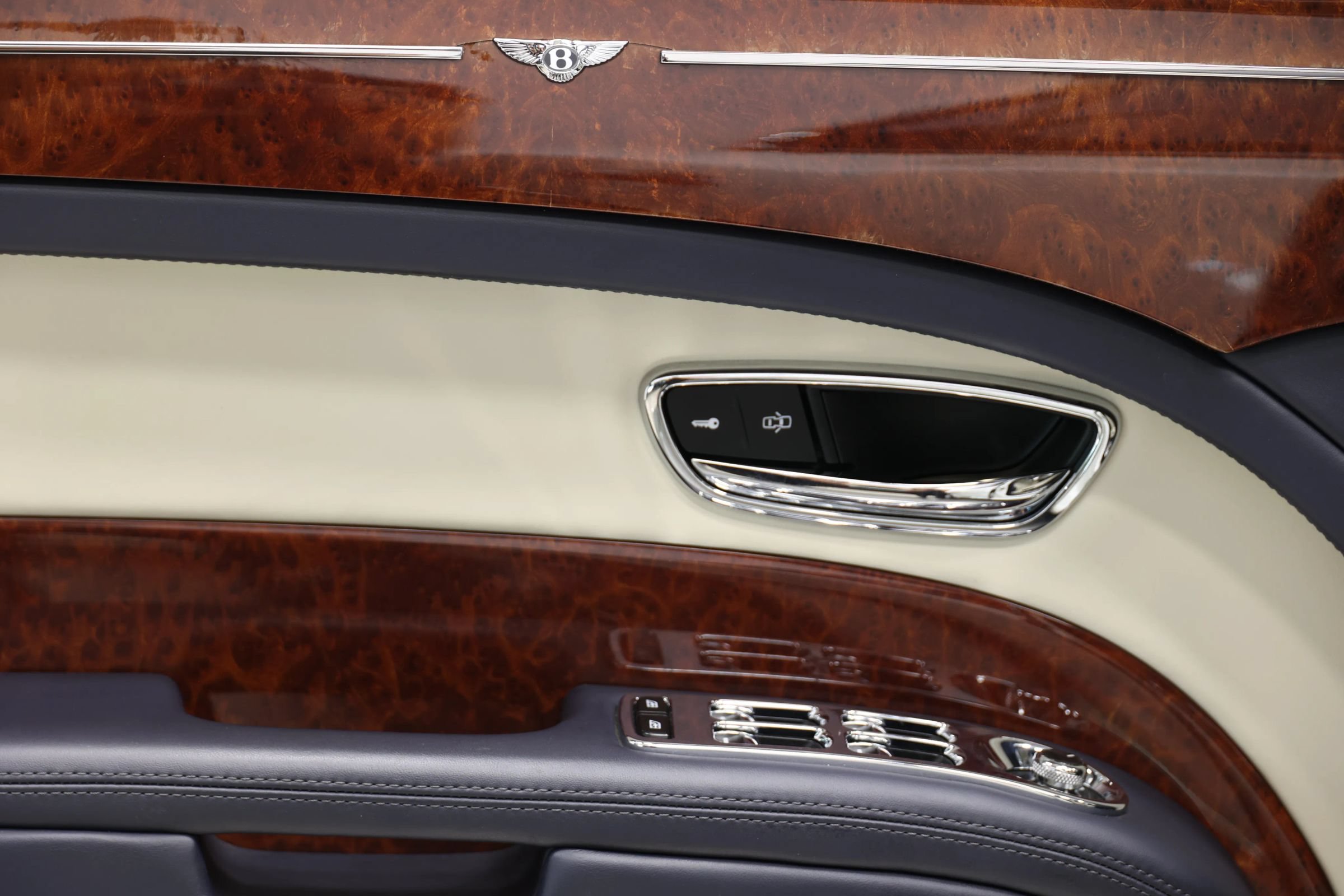 Used 2017 Bentley Mulsanne RWD image 13