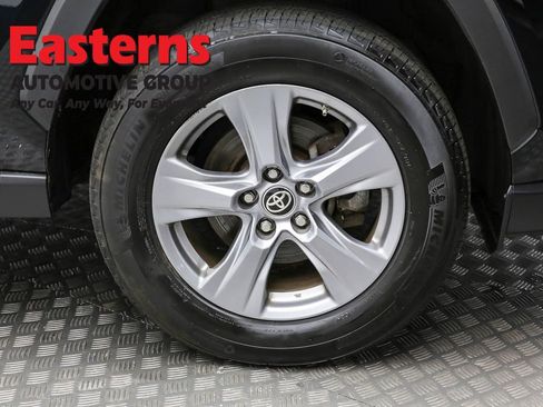 Used 2022 Toyota RAV4 LE image 31