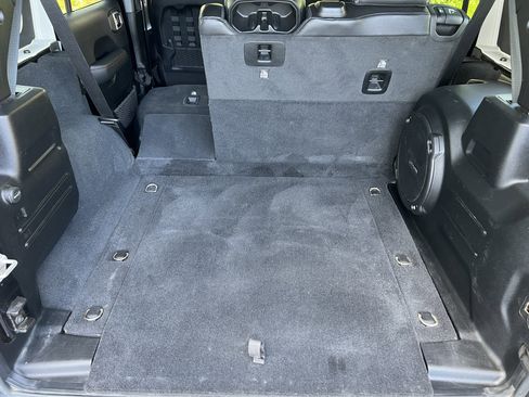Used 2021 Jeep Wrangler Unlimited Rubicon w/ Uconnect 4C Nav & Sound Group AWD/4WD image 20