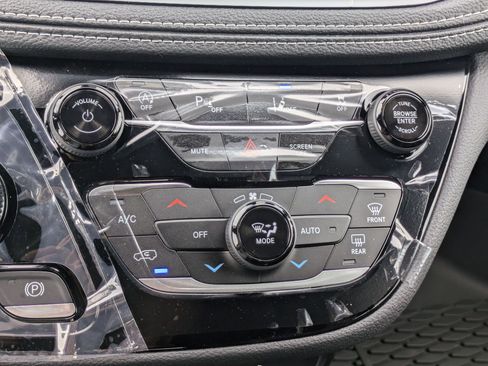 New 2026 Chrysler Pacifica Select image 14