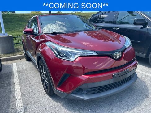 Used 2018 Toyota C-HR XLE FWD image 3