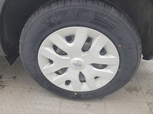 Used 2019 Nissan Rogue Sport S image 31