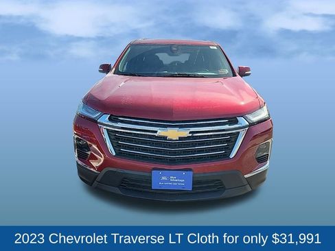 Used 2023 Chevrolet Traverse LT AWD/4WD image 2