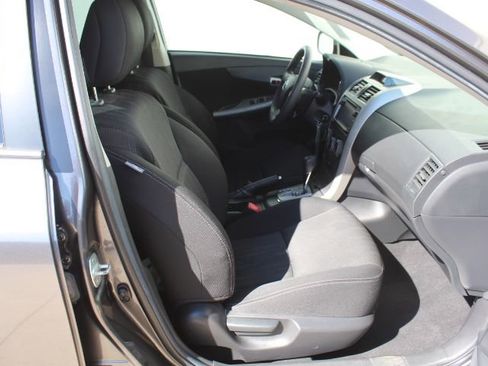 Used 2013 Toyota Corolla S image 34