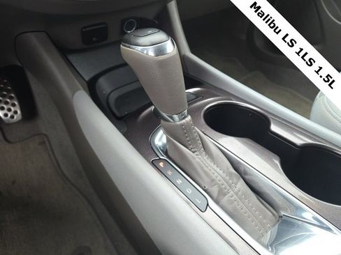 Used 2017 Chevrolet Malibu LS image 16