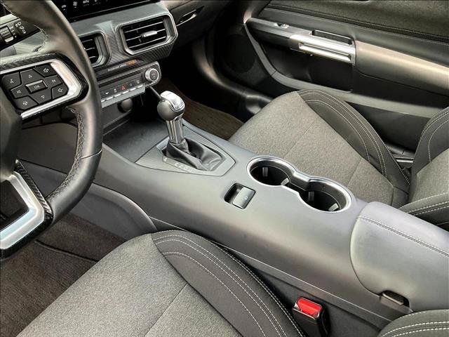 Used 2025 Ford Mustang Coupe RWD image 14