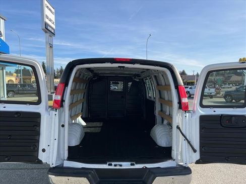 Used 2018 GMC Savana 2500 w/ Driver Convenience Package RWD image 6