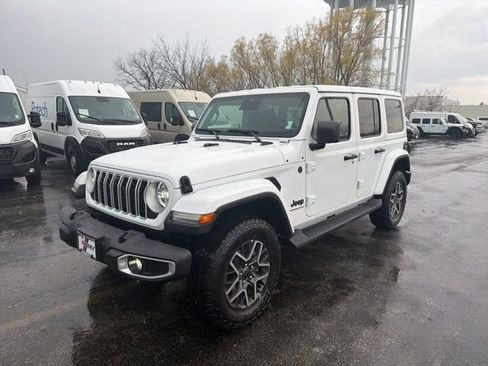 New 2026 Jeep Wrangler Unlimited Sahara AWD/4WD image 1
