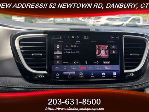 Used 2022 Chrysler Pacifica Touring-L FWD image 22