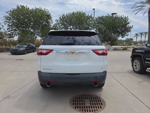 Used 2018 Chevrolet Traverse LT FWD image 3