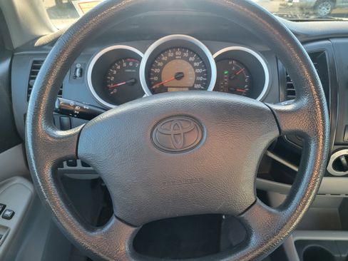 Used 2010 Toyota Tacoma 4x4 Access Cab V6 image 8