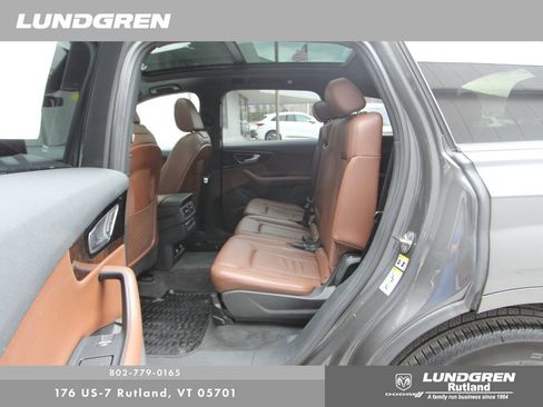 Used 2018 Audi Q7 3.0T Premium Plus w/ Premium Plus Package AWD/4WD image 39