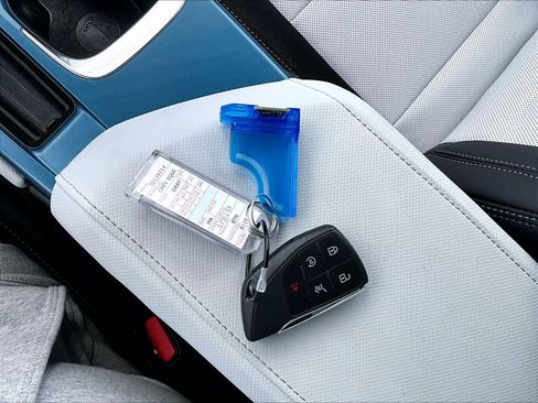 Used 2025 Chevrolet Equinox EV LT image 31