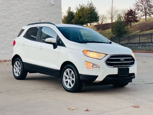 Used 2019 Ford EcoSport SE w/ SE Convenience Package image 9
