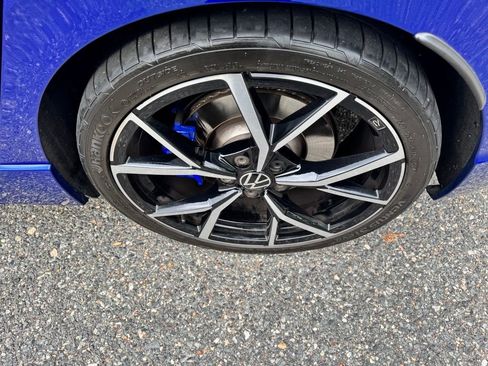 Used 2023 Volkswagen Golf R AWD/4WD image 8