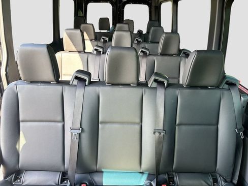 Used 2024 Mercedes-Benz Sprinter 2500 image 10