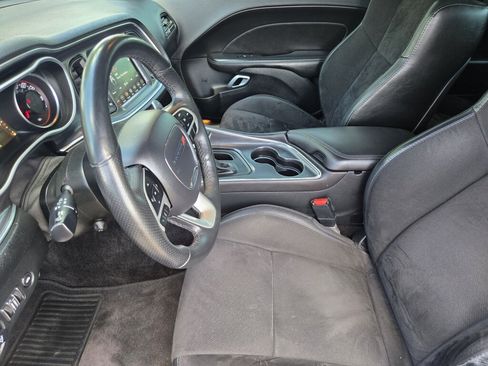 Used 2018 Dodge Challenger GT w/ GT Interior Package AWD/4WD image 8