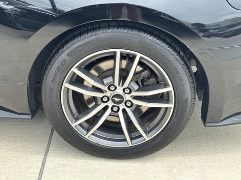Used 2017 Ford Mustang GT Premium RWD image 4