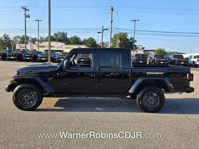 New 2025 Jeep Gladiator Sport
