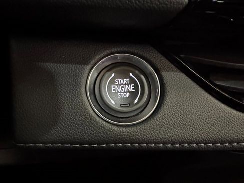 Used 2025 Buick Enclave Avenir w/ Super Cruise Package image 11