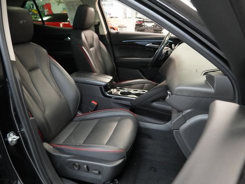 Used 2022 Buick Envision Essence w/ Technology Package II image 34