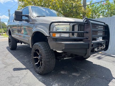Used 2004 Ford Excursion Limited AWD/4WD image 15
