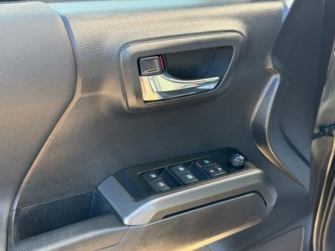Used 2023 Toyota Tacoma TRD Sport image 18