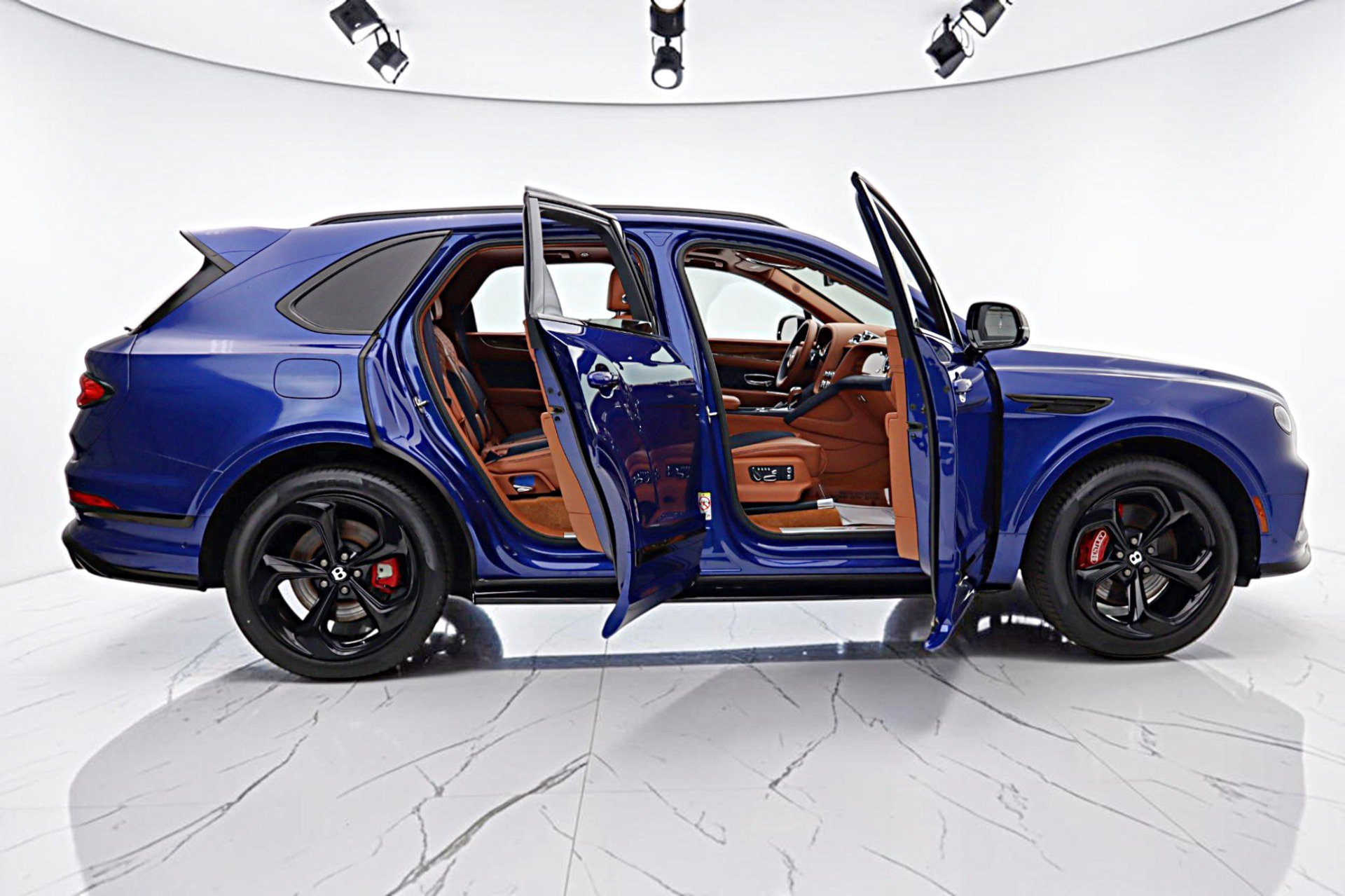 Certified 2022 Bentley Bentayga AWD/4WD image 16