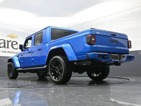 Used 2022 Jeep Gladiator Overland AWD/4WD image 5