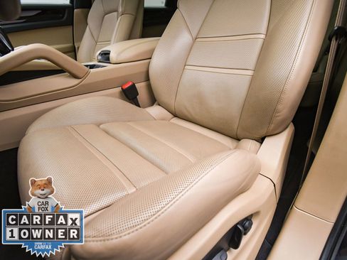 Used 2023 Porsche Cayenne Platinum Edition image 51