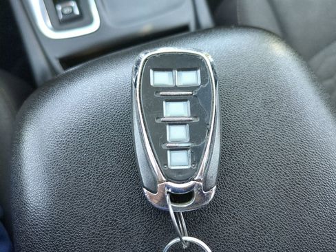 Used 2018 Chevrolet Equinox LT image 26