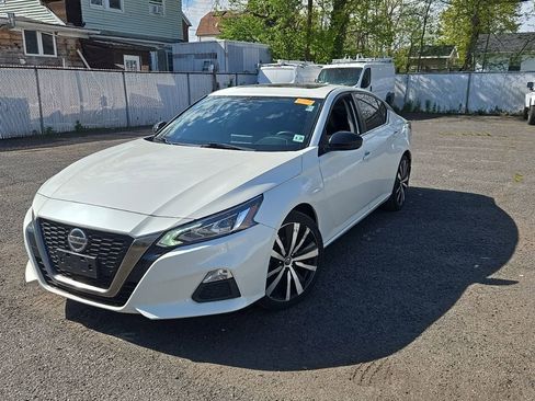 Used 2020 Nissan Altima 2.5 SR w/ Premium Package image 4