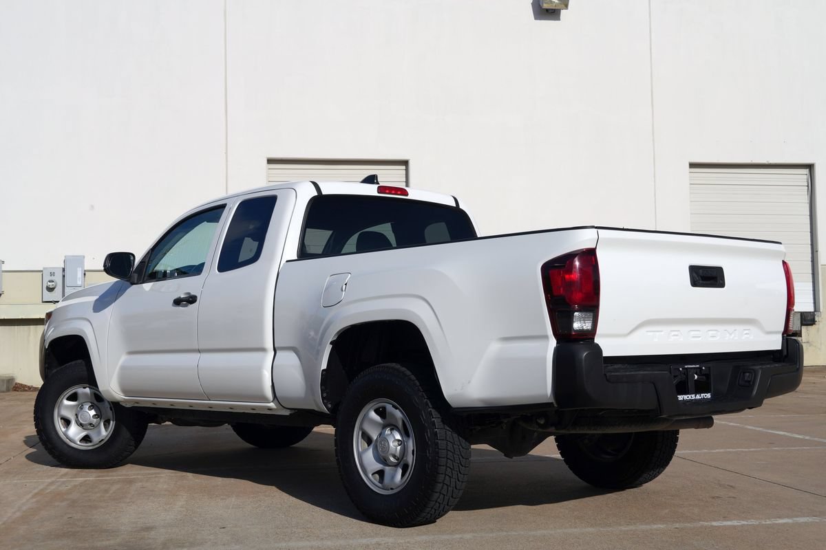 Used 2022 Toyota Tacoma SR RWD image 4