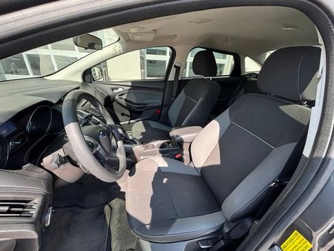 Used 2014 Ford Focus SE FWD image 5