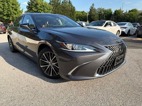Used 2025 Lexus ES 350 w/ Premium Package FWD image 3