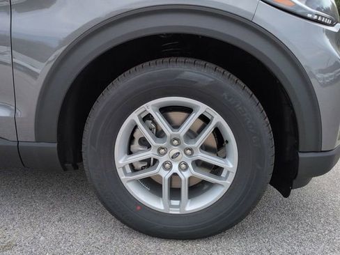 New 2025 Ford Explorer Active image 10