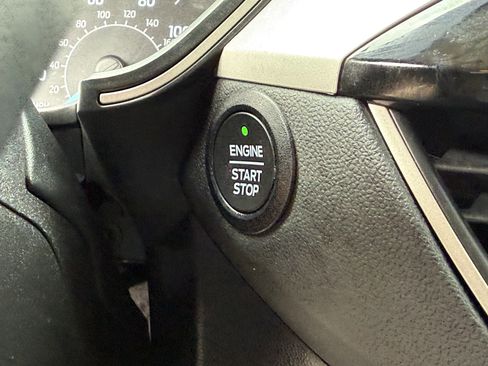 Used 2022 Ford Escape SEL FWD image 25