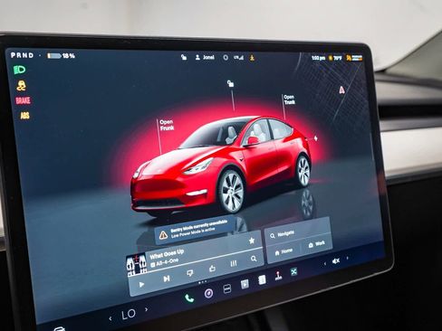 Used 2022 Tesla Model Y Long Range image 24