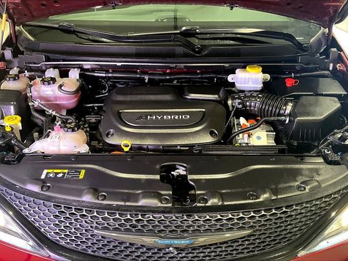 Used 2020 Chrysler Pacifica Limited w/ Advanced Safetytec Group FWD image 32