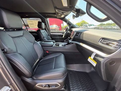 New 2026 Jeep Grand Wagoneer 4WD image 7