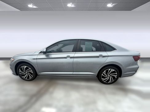 Used 2021 Volkswagen Jetta SEL image 2