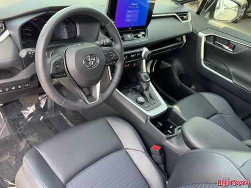 Used 2023 Toyota RAV4 XSE AWD/4WD image 18