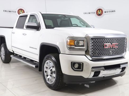 Used 2016 GMC Sierra 2500 Denali w/ Suspension Package, Off-Road AWD/4WD image 21
