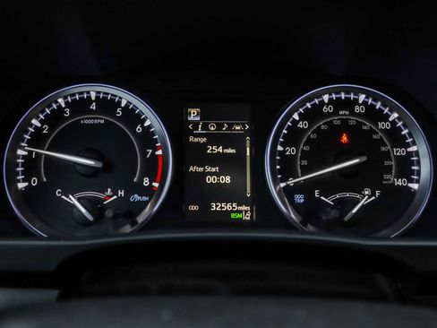 Used 2019 Toyota Highlander Limited image 27